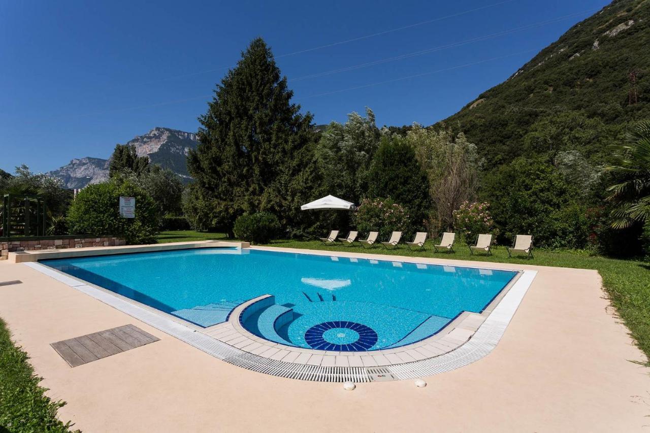 Hotel Due Laghi Padergnone ภายนอก รูปภาพ